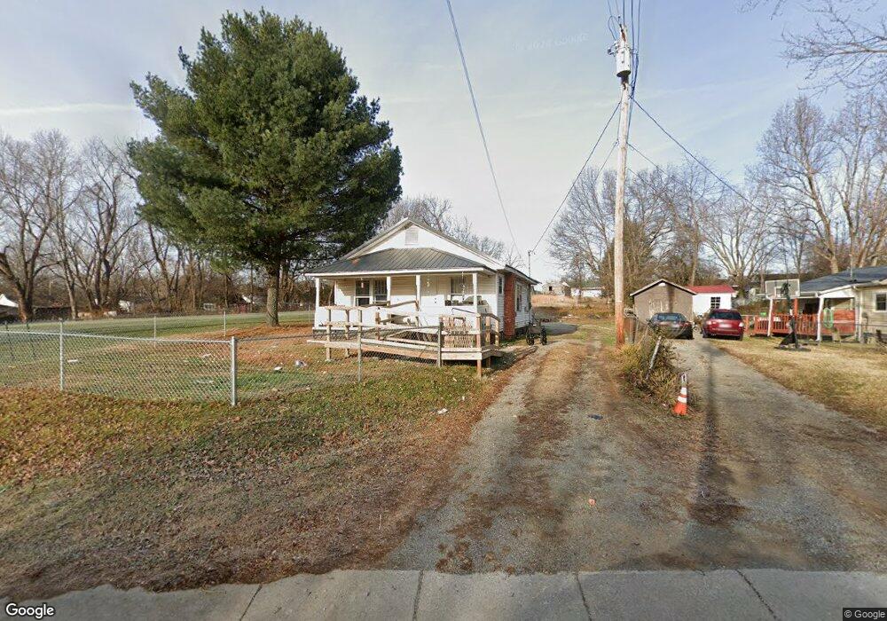 2113 E Fairview Ave, Johnson City, TN 37601 - photo 1