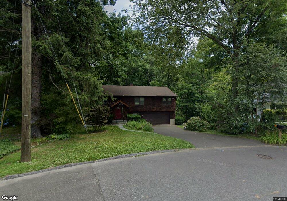 39 Angelus Dr, Greenwich, CT 06831 - photo 1