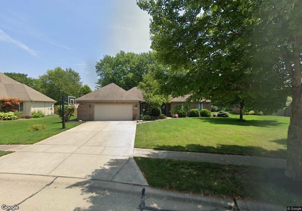 1553 Williamsburg Ln, Franklin, IN 46131 - photo 1