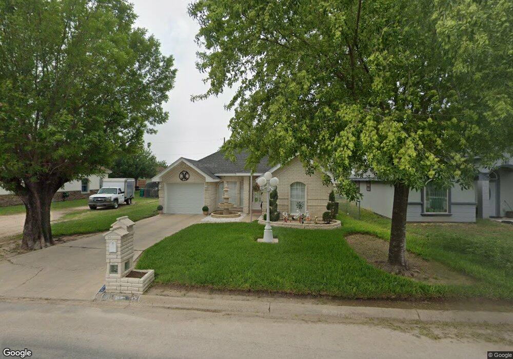 911 N Canna St, Pharr, TX 78577 - photo 1