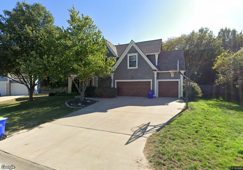 7209 Oakview St, Shawnee, KS 66216 - photo 1