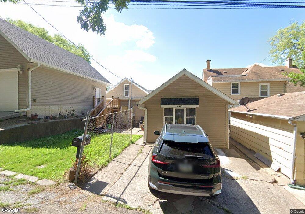 824 W 7th St, Davenport, IA 52802 - photo 1