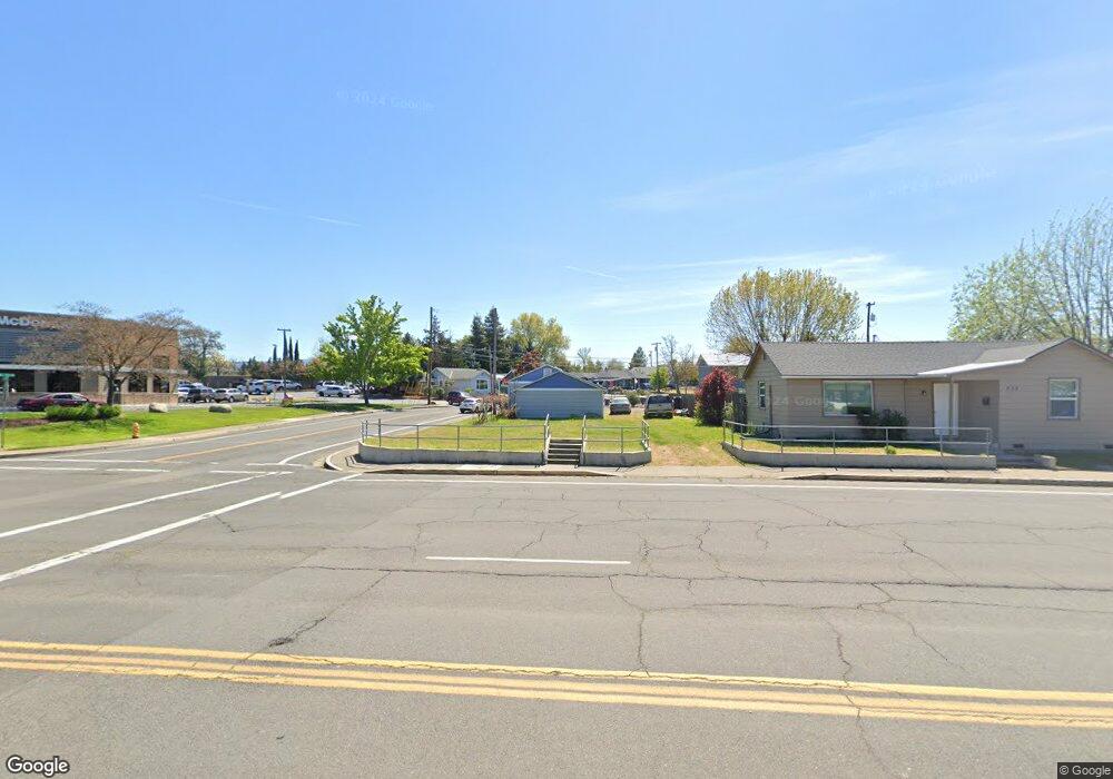 842 E Pine St, Central Point, OR 97502 - photo 1