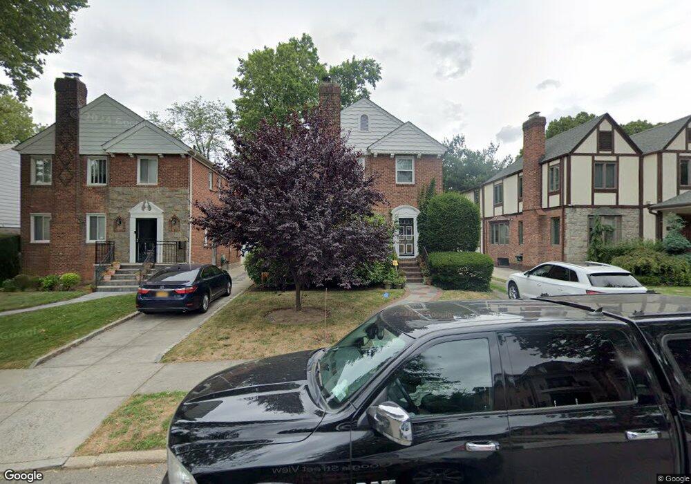 18445 Tudor Rd, Jamaica, NY 11432 - photo 1