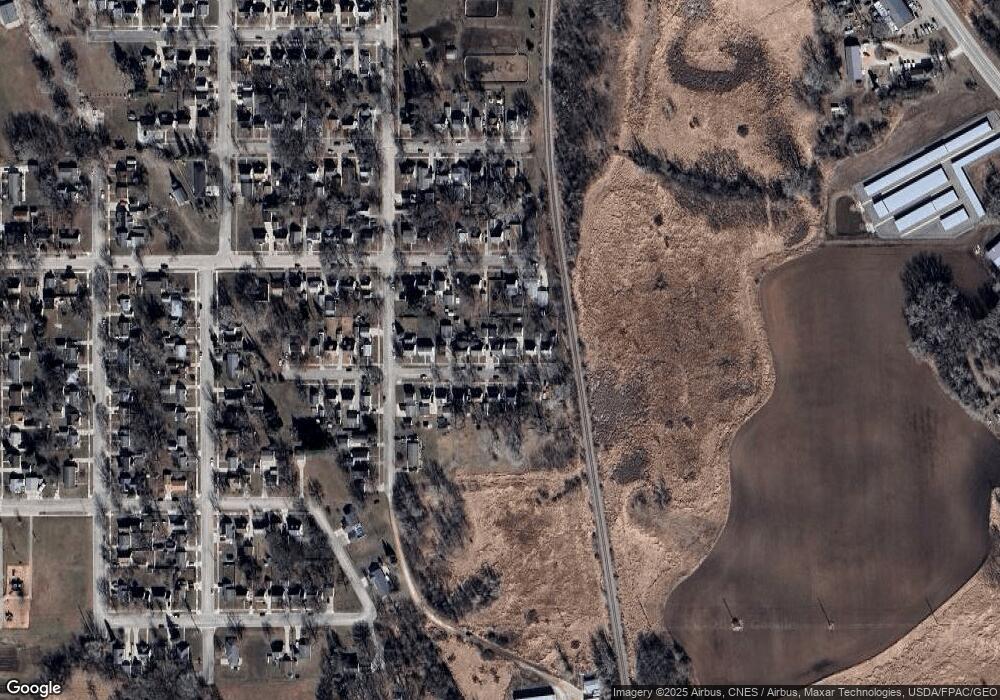 911 14th Ave SE, Austin, MN 55912 - photo 1