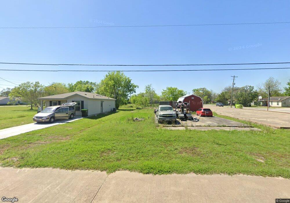 2504 Avenue B, Bay City, TX 77414 - photo 1