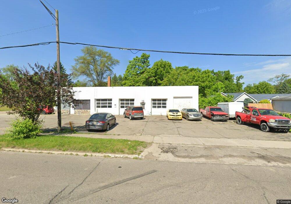 5323 N Saginaw St, Flint, MI 48505 - photo 1