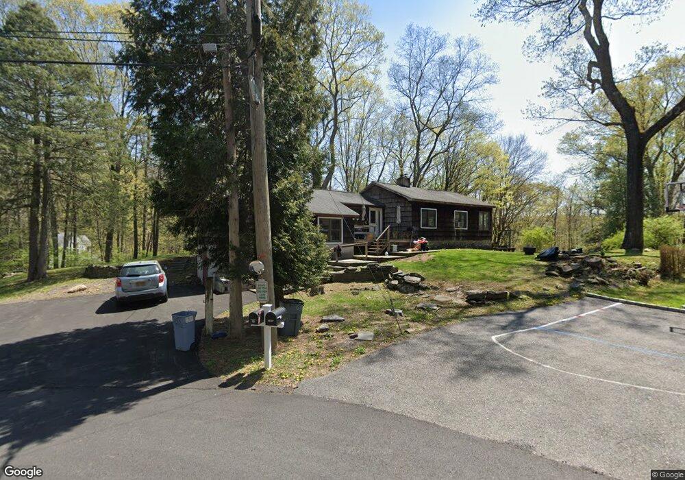 1422 Hayes Dr, Yorktown Heights, NY 10598 - photo 1