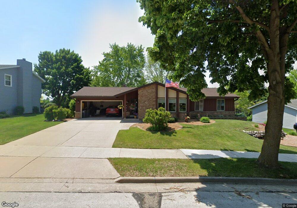 1922 Harvest Ln, Waukesha, WI 53186 - photo 1