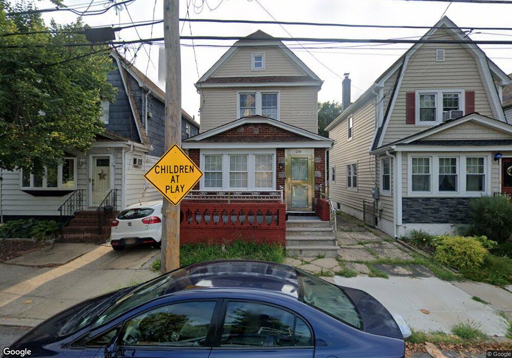 9225 244th St, Floral Park, NY 11001 - photo 1