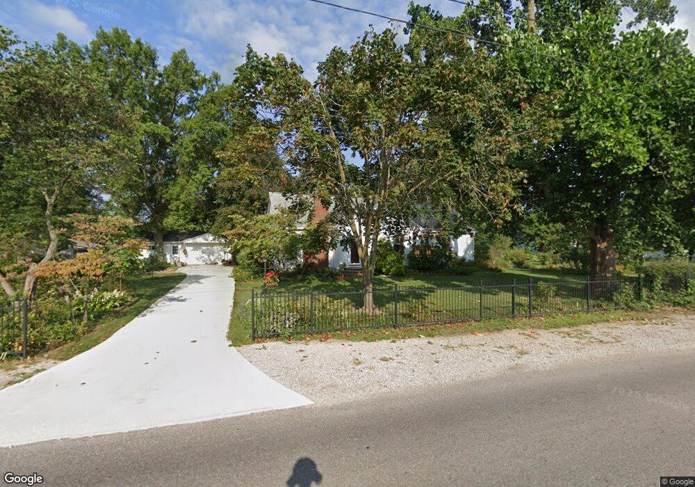 512 N Gladstone Ave, Columbus, IN 47201 - photo 1