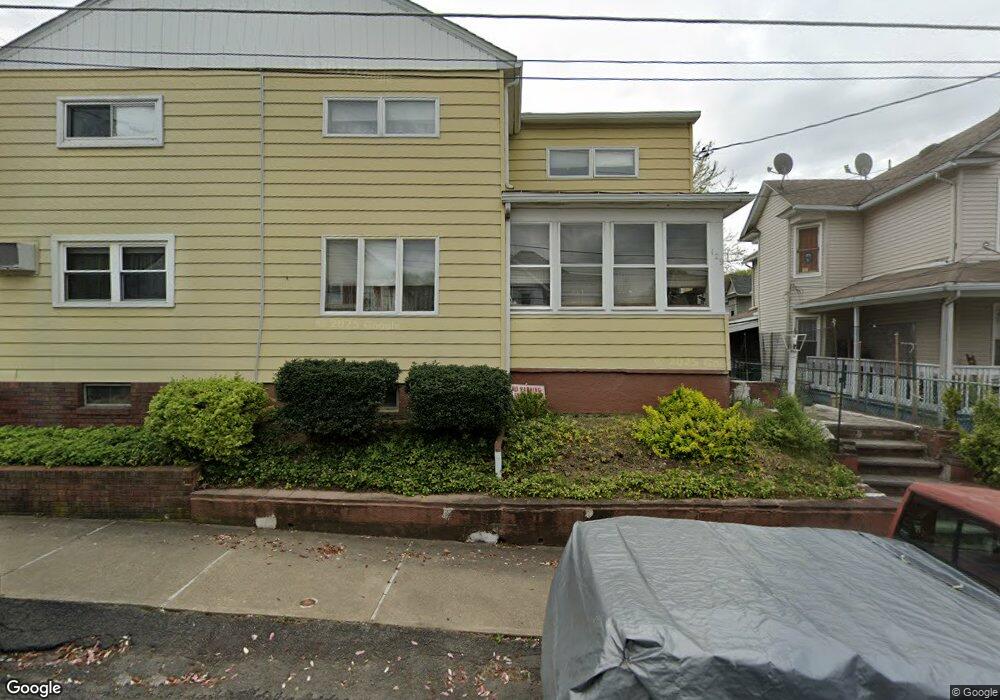 129 E Columbus Ave, Pittston, PA 18640 - photo 1