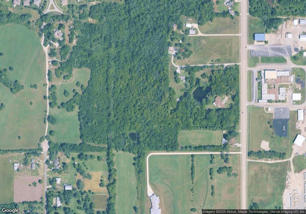 5013 SW Shenandoah Rd, Topeka, KS 66610 - photo 1