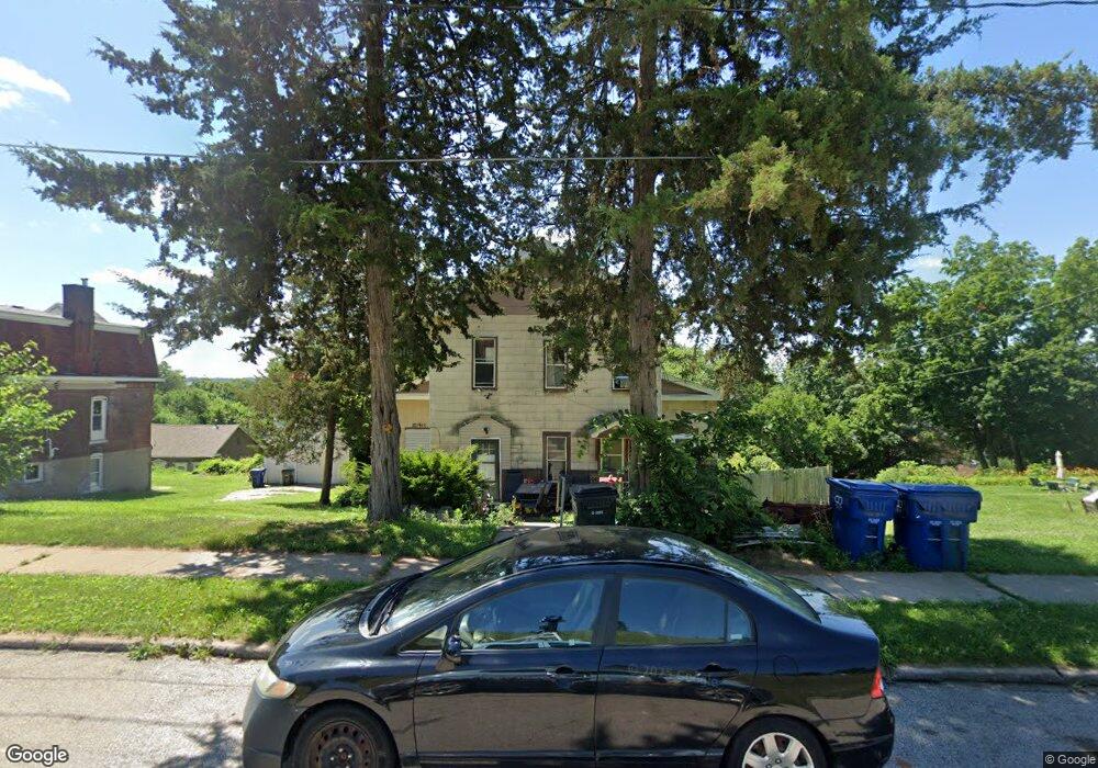 1433 W 10th St, Davenport, IA 52804 - photo 1