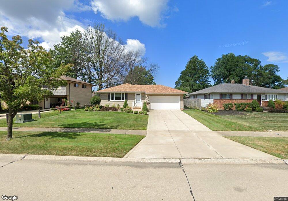 5198 Oakridge Dr, Willoughby, OH 44094 - photo 1