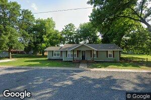 208 E 5th St, Gore, OK 74435