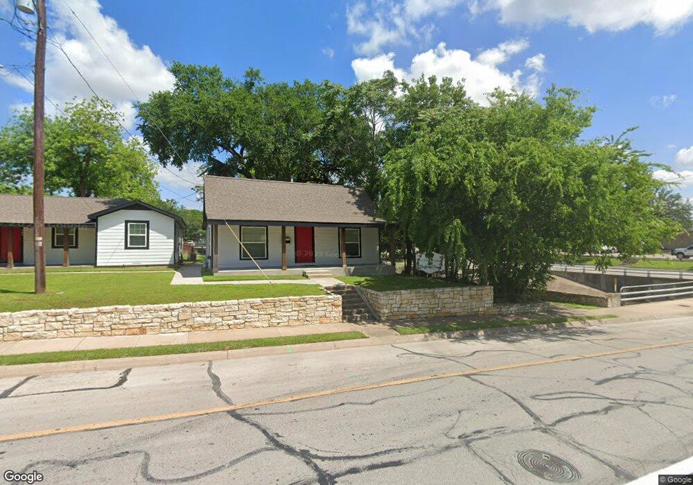 400 W Chambers St, Cleburne, TX 76033 - photo 1