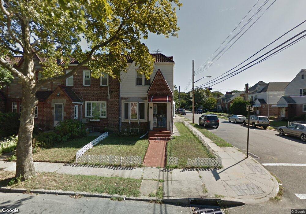 16002 Laburnum Ave, Flushing, NY 11358 - photo 1