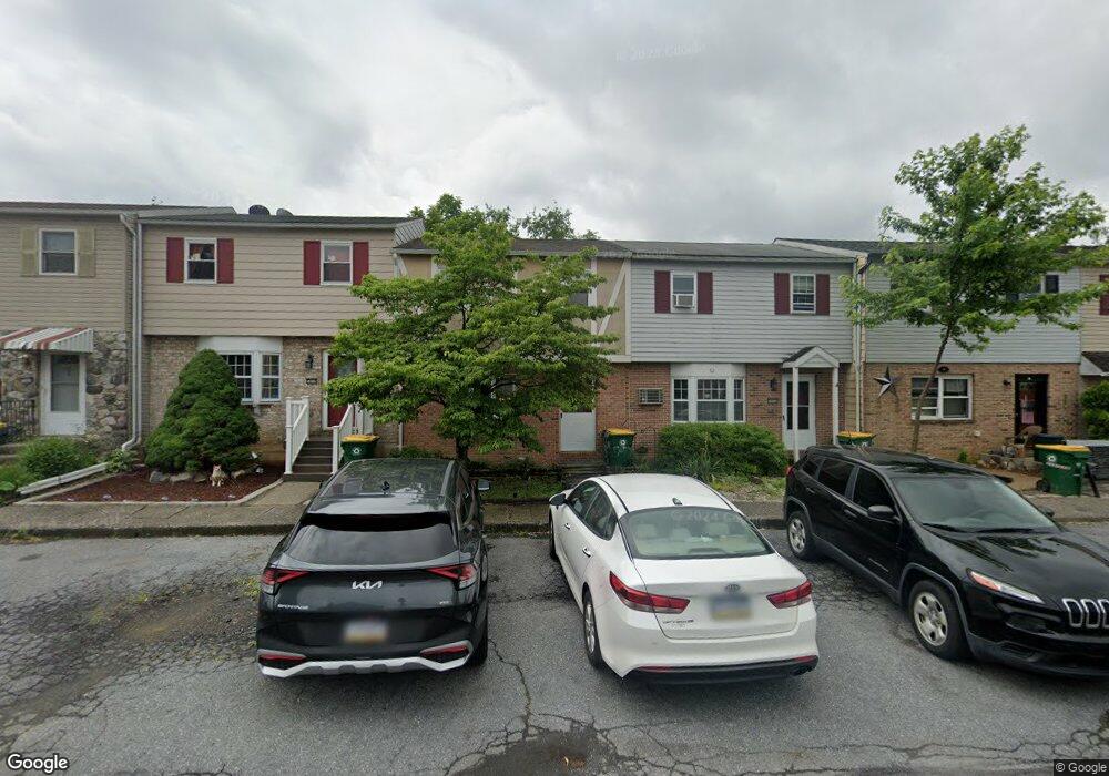 5654 Greens Dr, Allentown, PA 18106 - photo 1