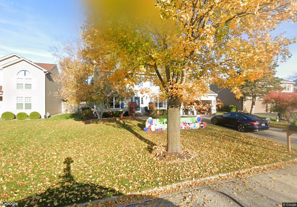 1082 Creekview Ln, Lake In the Hills, IL 60156 - photo 1