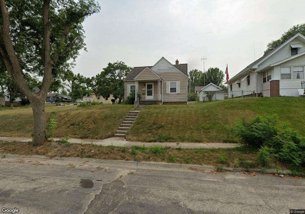 183 21st Ave SW, Cedar Rapids, IA 52404 - photo 1