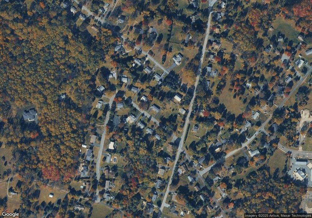 723 W Hoffecker Rd, Pottstown, PA 19465 - photo 1