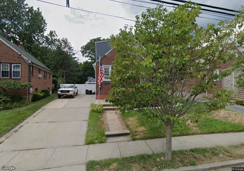 74 Wood St unit 2, Lynbrook, NY 11563 - photo 1