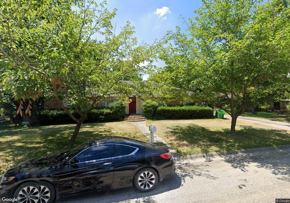 5 Brookhollow Cir, Gainesville, TX 76240 - photo 1