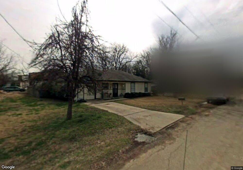 901 Hodge St, Cleburne, TX 76033 - photo 1