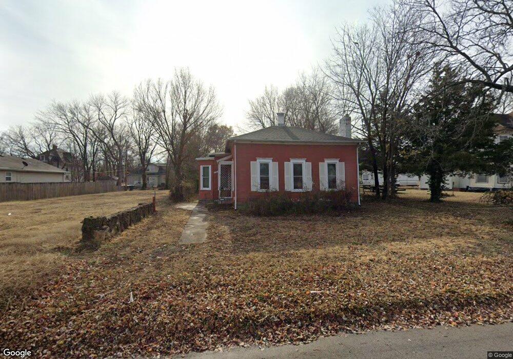 1516 Corning N A, Parsons, KS 67357 - photo 1