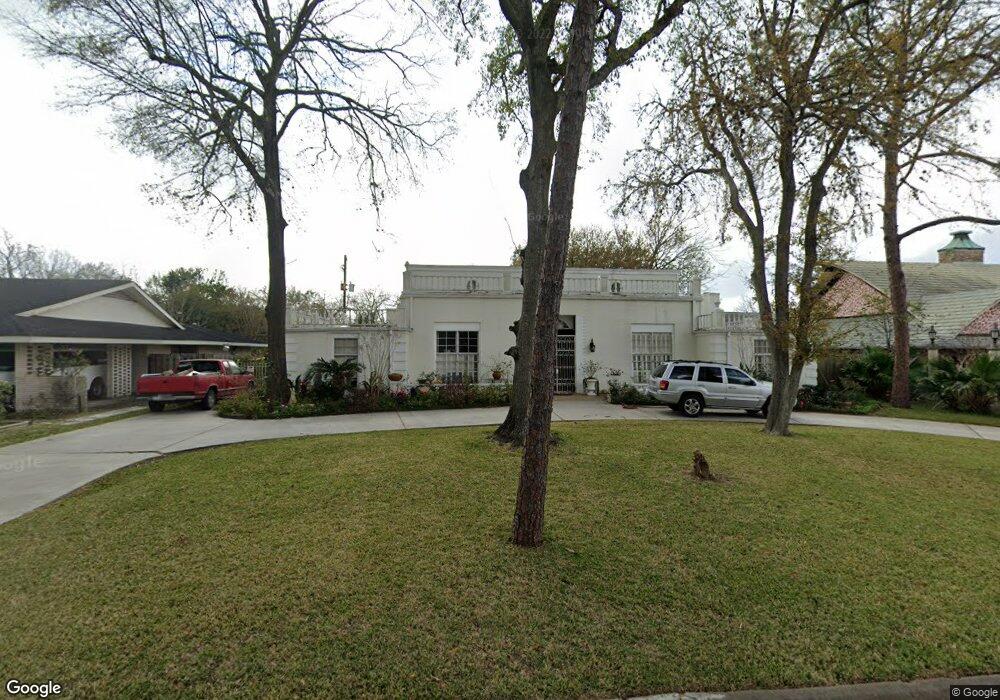 8102 De Leon St, Houston, TX 77061 - photo 1