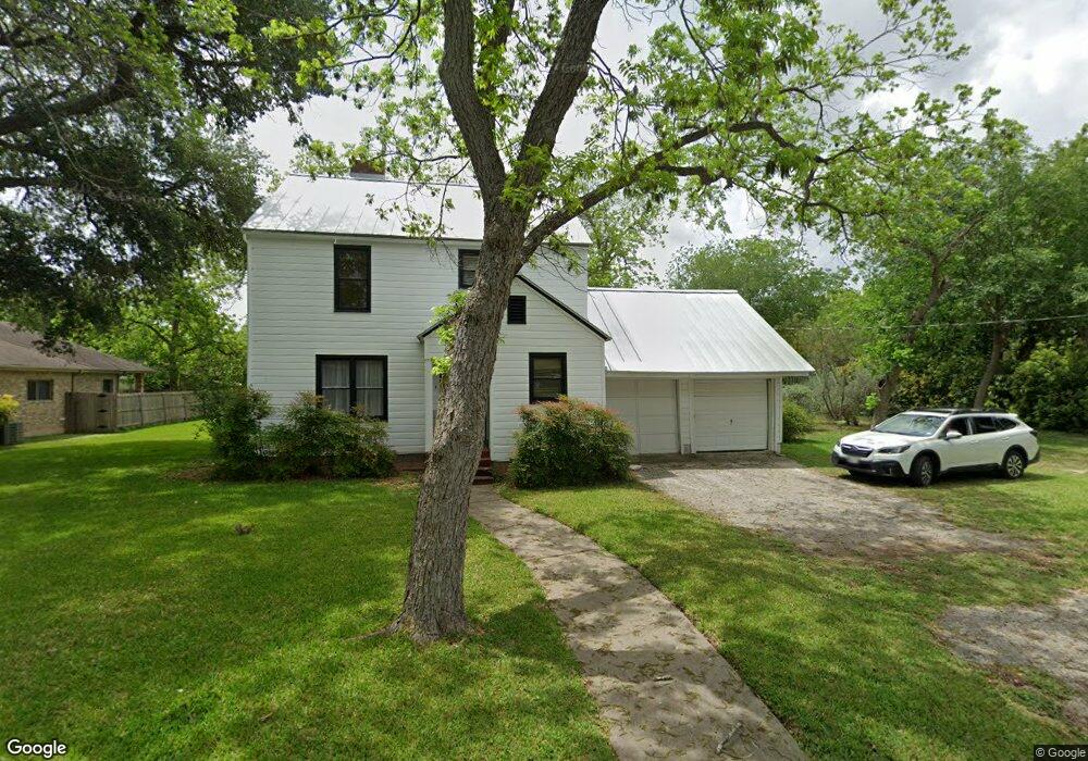 1019 E Humphreys St, Seguin, TX 78155 - photo 1