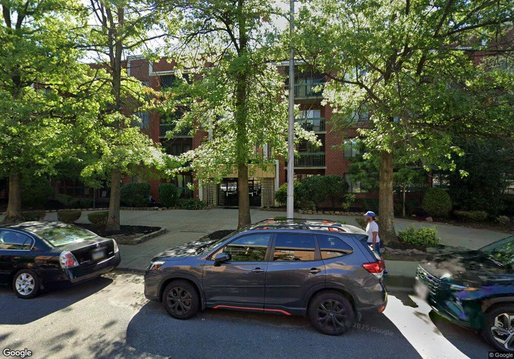 Whispering Woods At Latourette unit 3K, Staten Island, NY 10314 - photo 1