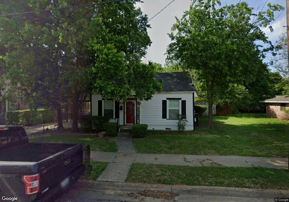 222 Mcclain St, Gainesville, TX 76240 - photo 1