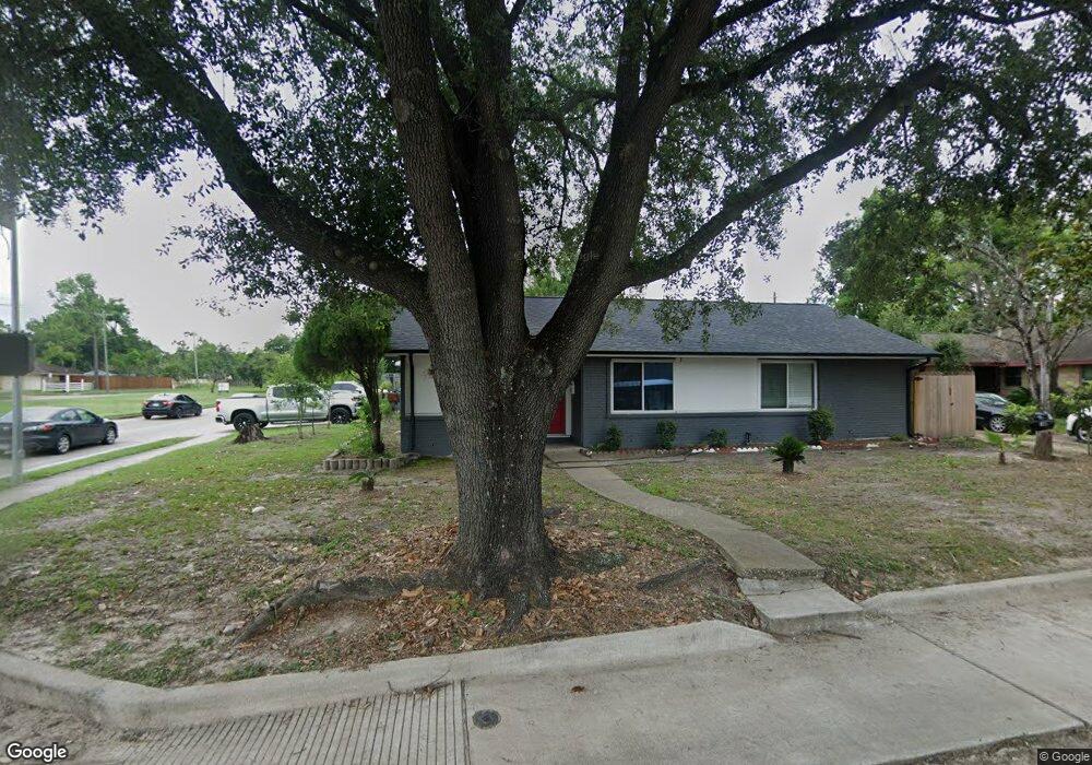 5430 W 43rd St, Houston, TX 77092 - photo 1