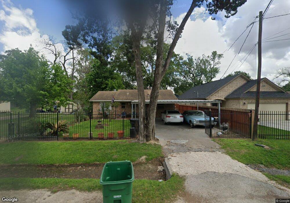 1233 Norham St, Houston, TX 77022 - photo 1