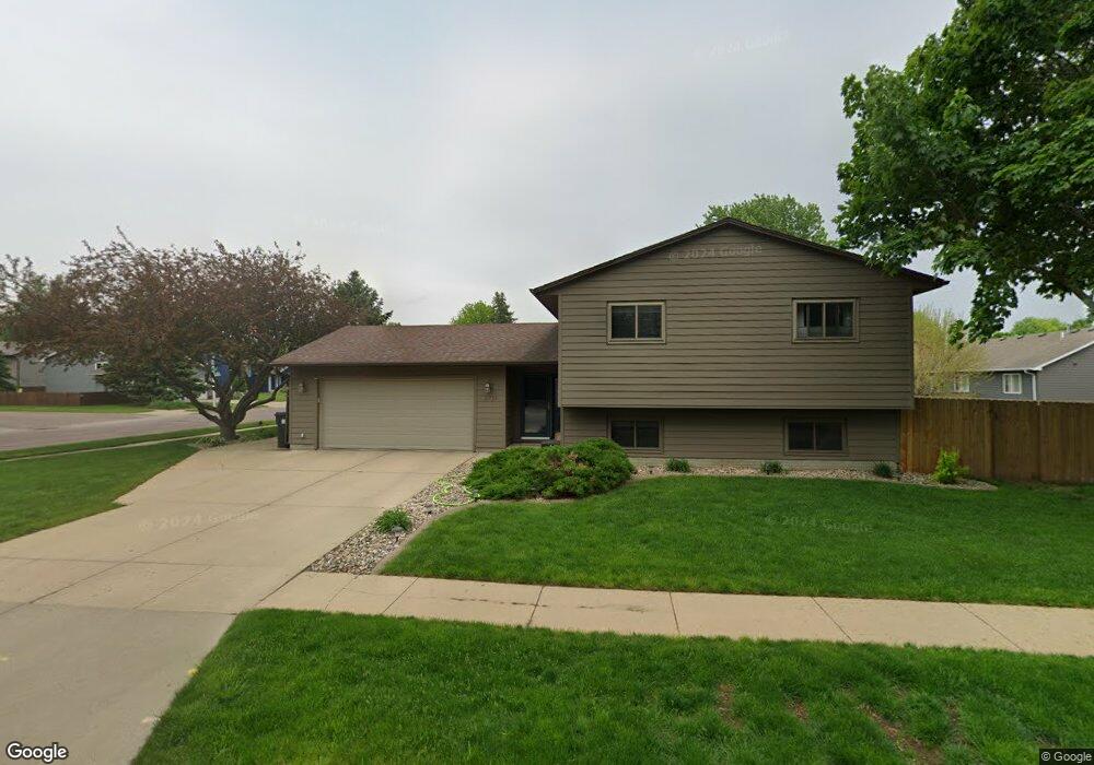 2800 S Maywood Dr, Sioux Falls, SD 57110 - photo 1