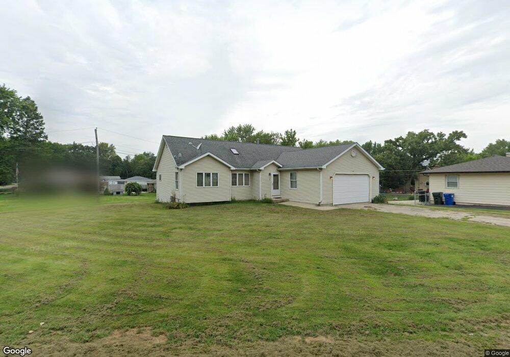 124 Castlewood Dr, Carpentersville, IL 60110 - photo 1