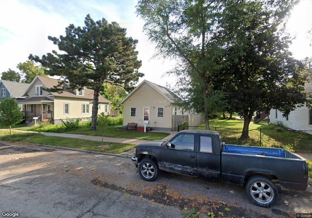 1213 K St SW, Cedar Rapids, IA 52404 - photo 1