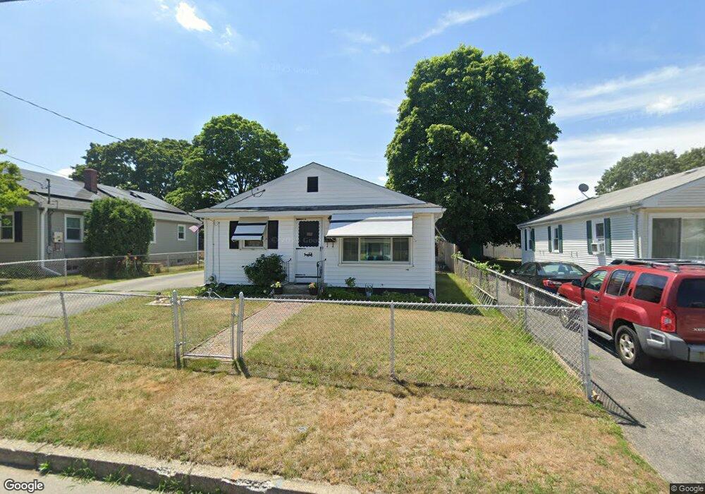 37 Flint St, Pawtucket, RI 02861 - photo 1