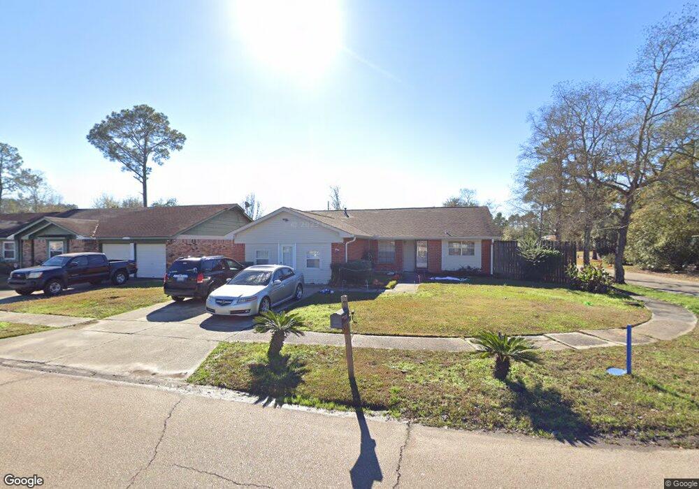 121 S Queens Other, Slidell, LA 70458 - photo 1