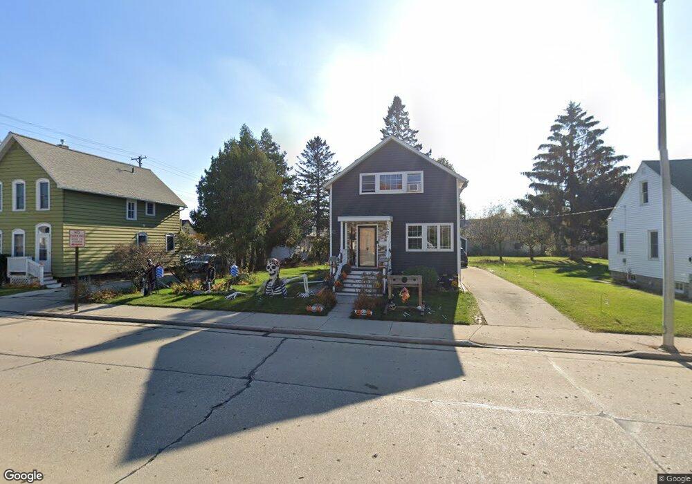 1607 22nd St, Two Rivers, WI 54241 - photo 1