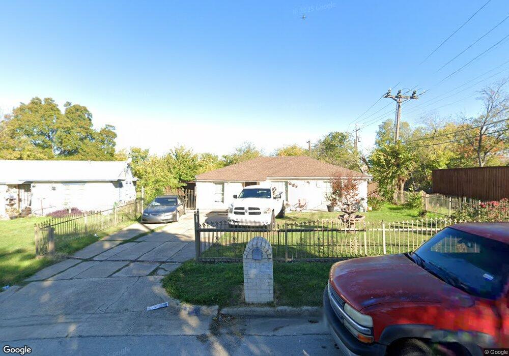 614 SW Dallas St, Grand Prairie, TX 75051 - photo 1