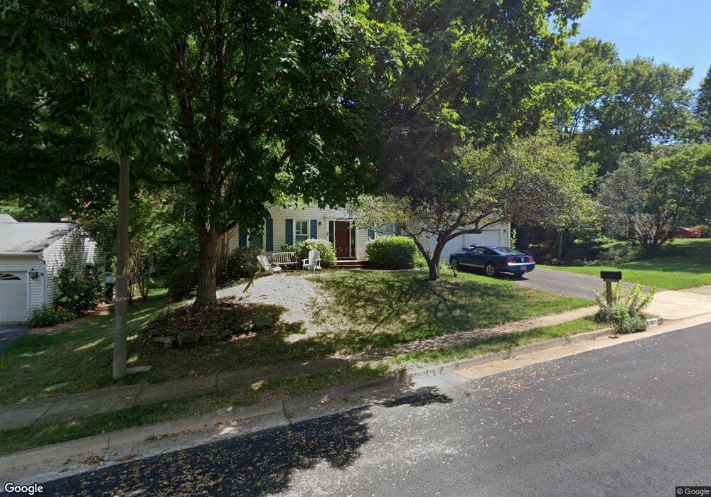 7811 Newington Woods Dr, Springfield, VA 22153 - photo 1