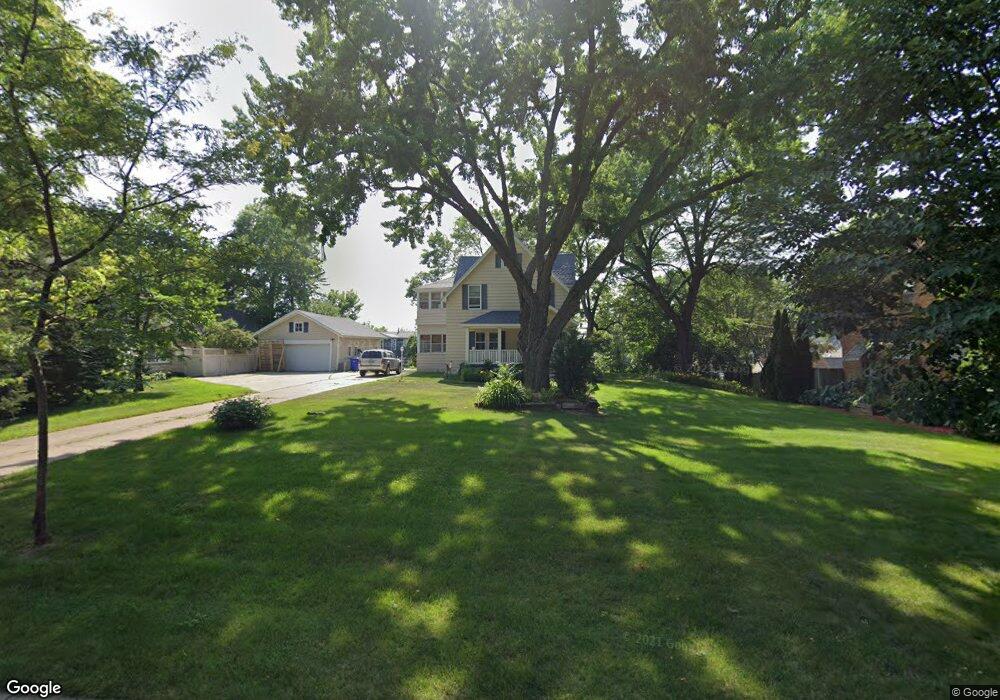 911 26th St SE, Cedar Rapids, IA 52403 - photo 1