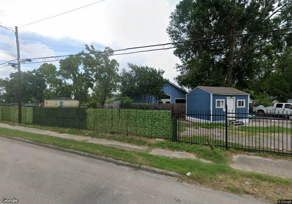 7913 Phillips St, Houston, TX 77088 - photo 1