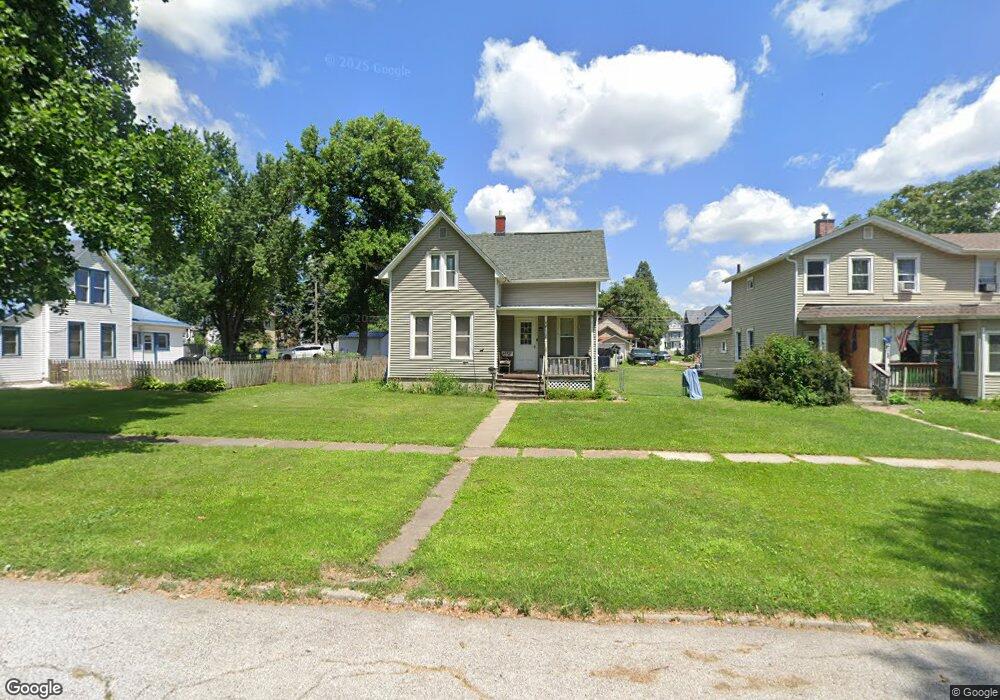 1910 W 2nd St, Davenport, IA 52802 - photo 1