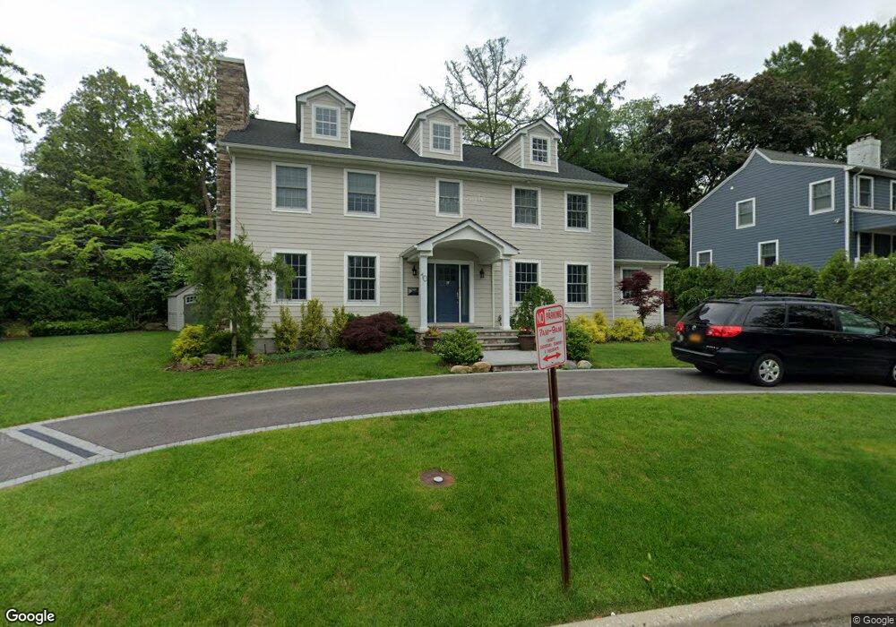 10 Bedford Rd unit 10, Port Washington, NY 11050 - photo 1