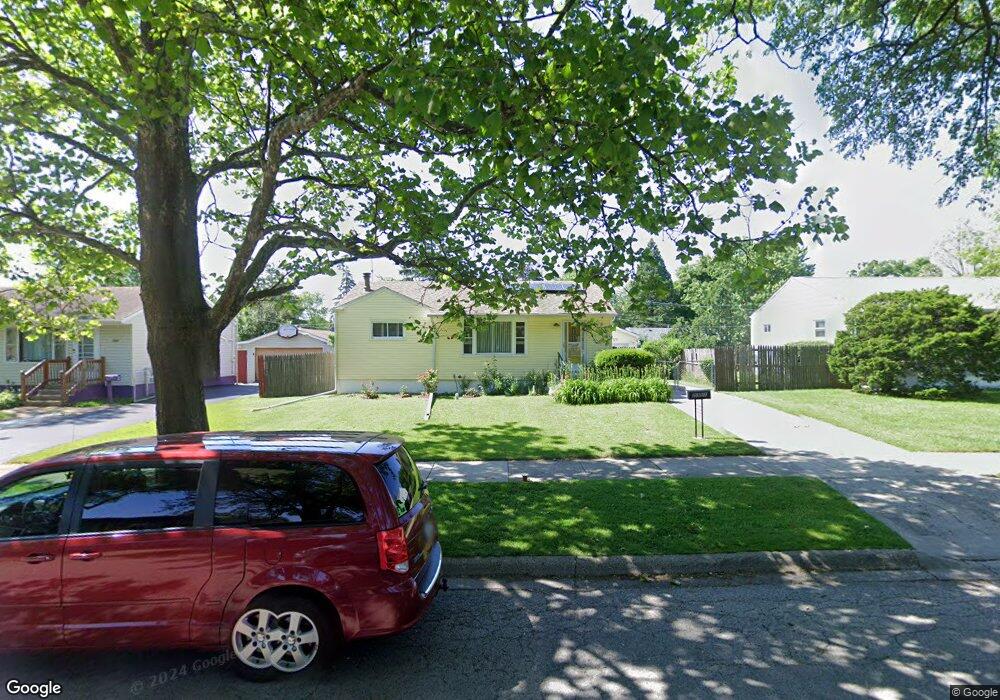 2351 Chinook Rd, Waukegan, IL 60087 - photo 1