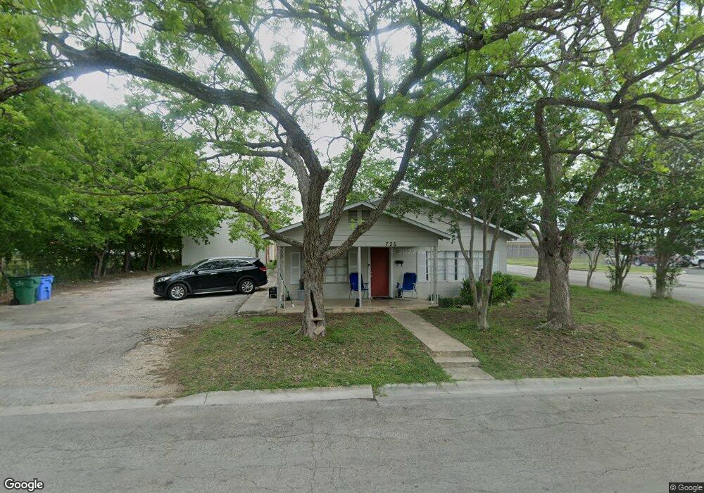 726 E Weinert St, Seguin, TX 78155 - photo 1